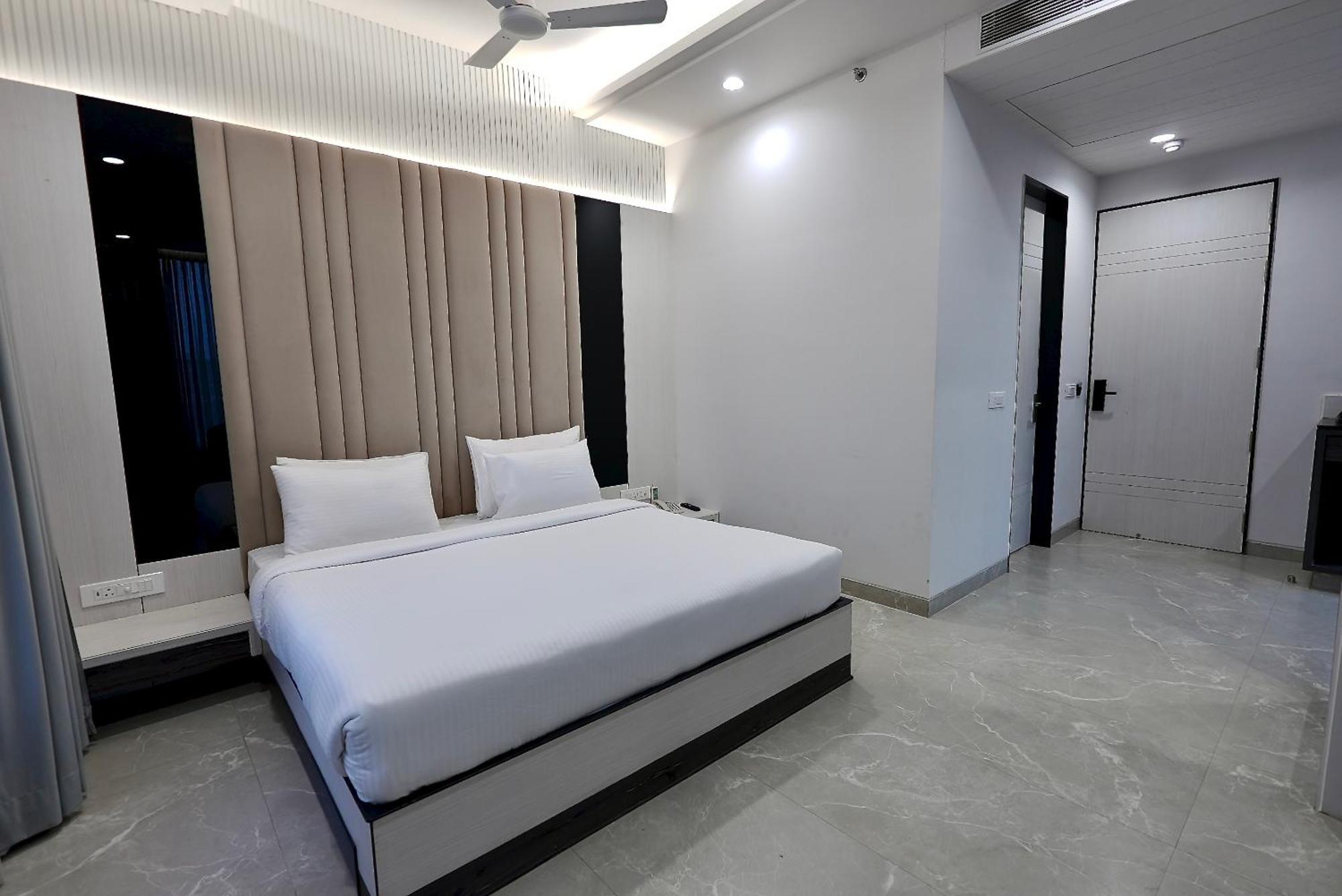 Hotel Elinor By Dazzling Hotels & Resorts Agra (Uttar Pradesh) Exterior foto