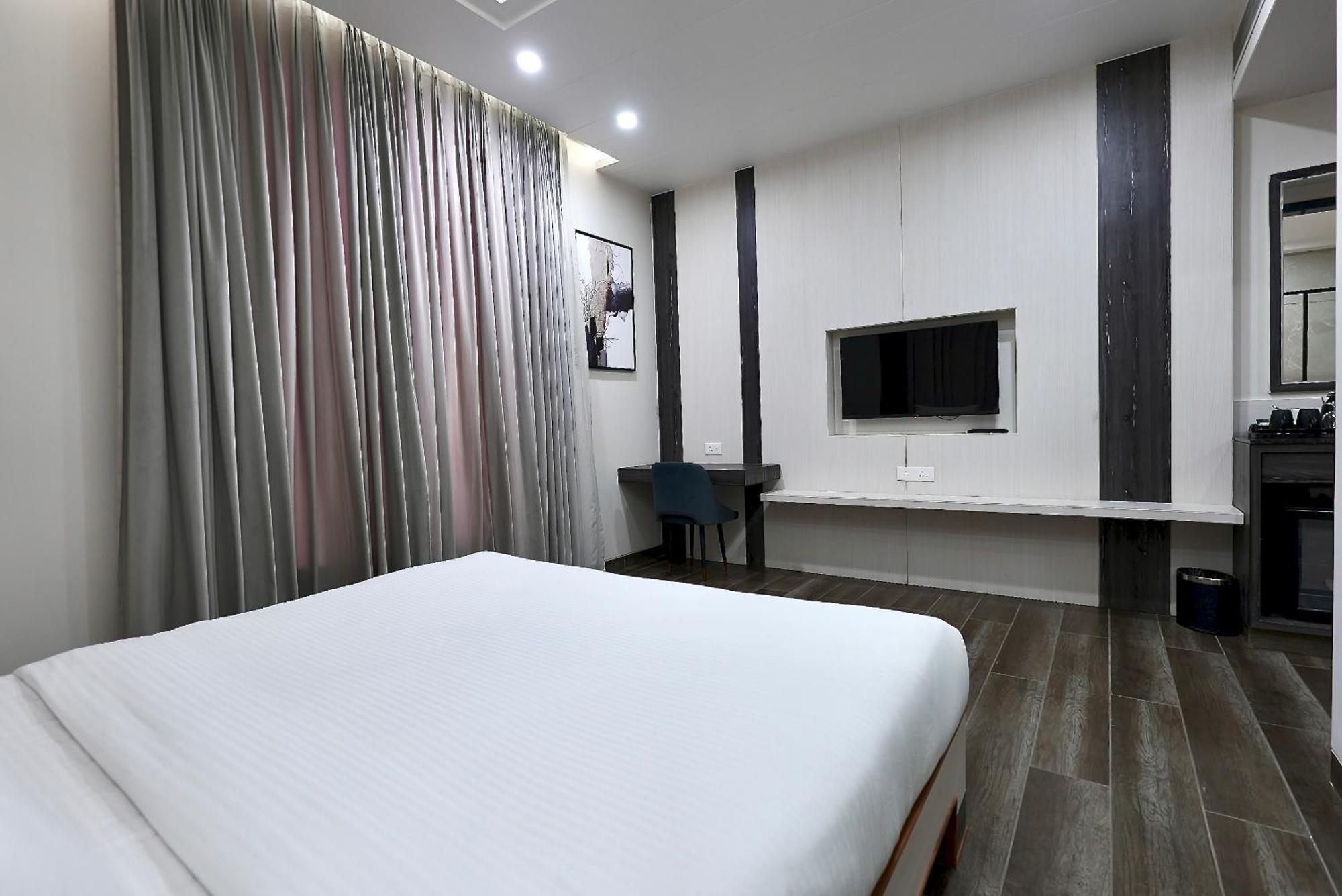 Hotel Elinor By Dazzling Hotels & Resorts Agra (Uttar Pradesh) Exterior foto